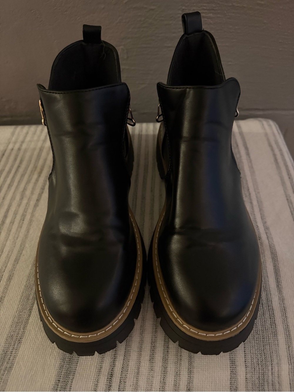 Womens Black Combat Moto Boots - Sleek Women's Chelsea Style size 10